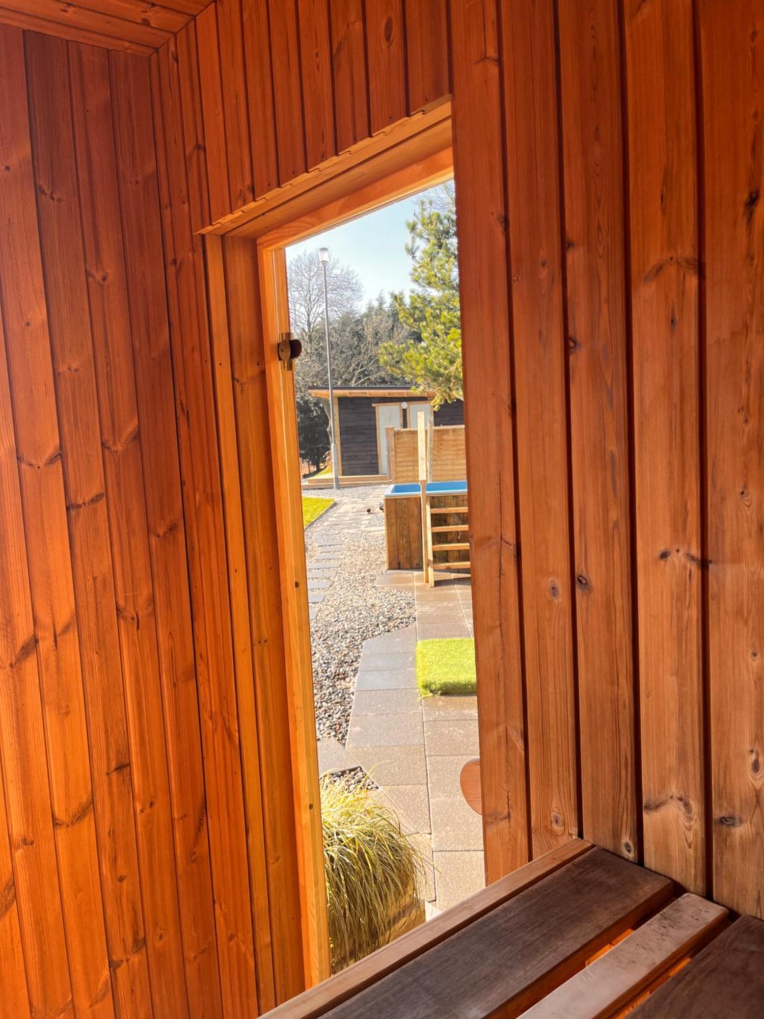 Rostrevor Mountain Lodge - Glamping Pods - Revive Sauna & Hot Tubs Екстериор снимка