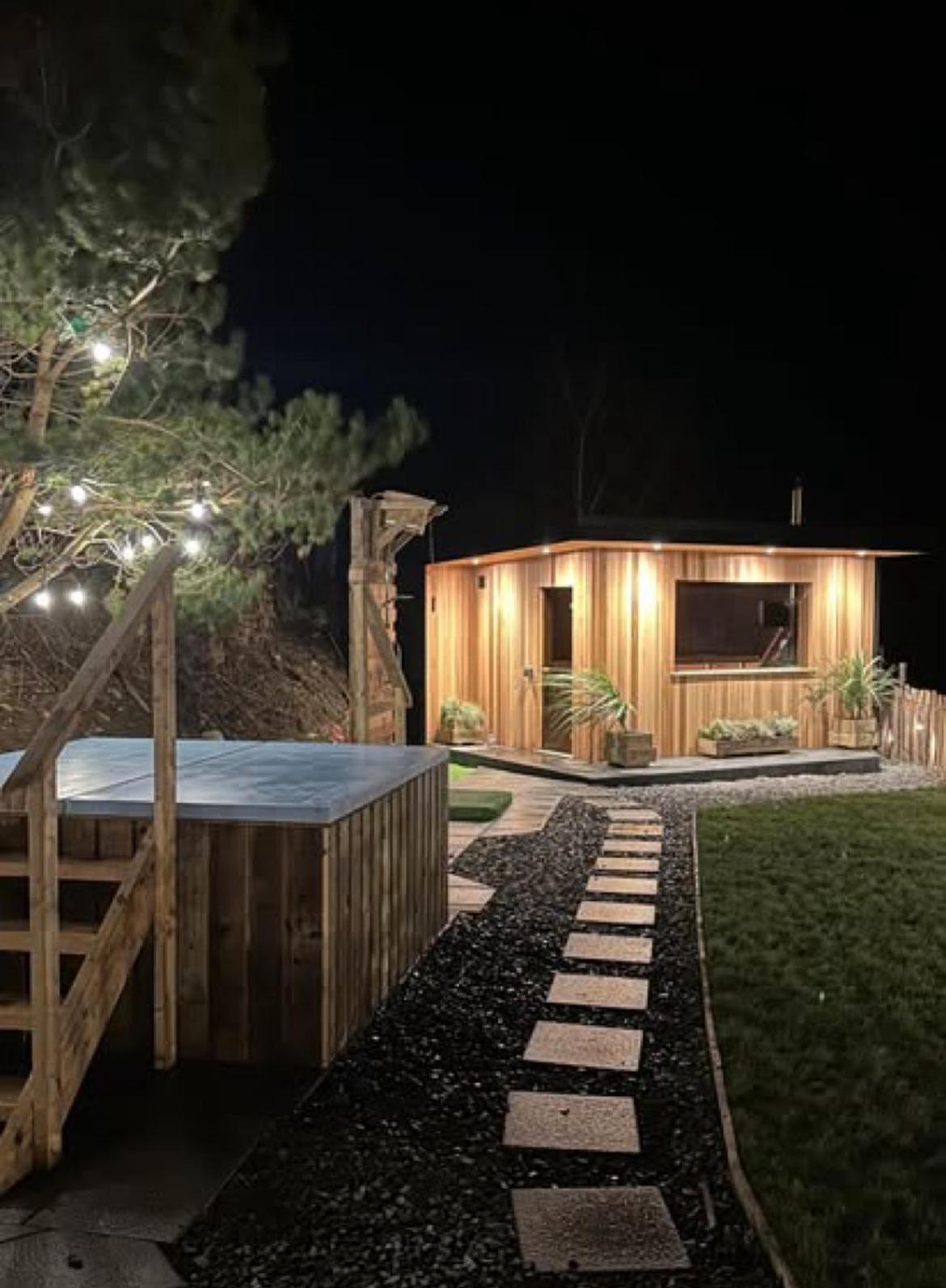 Rostrevor Mountain Lodge - Glamping Pods - Revive Sauna & Hot Tubs Екстериор снимка
