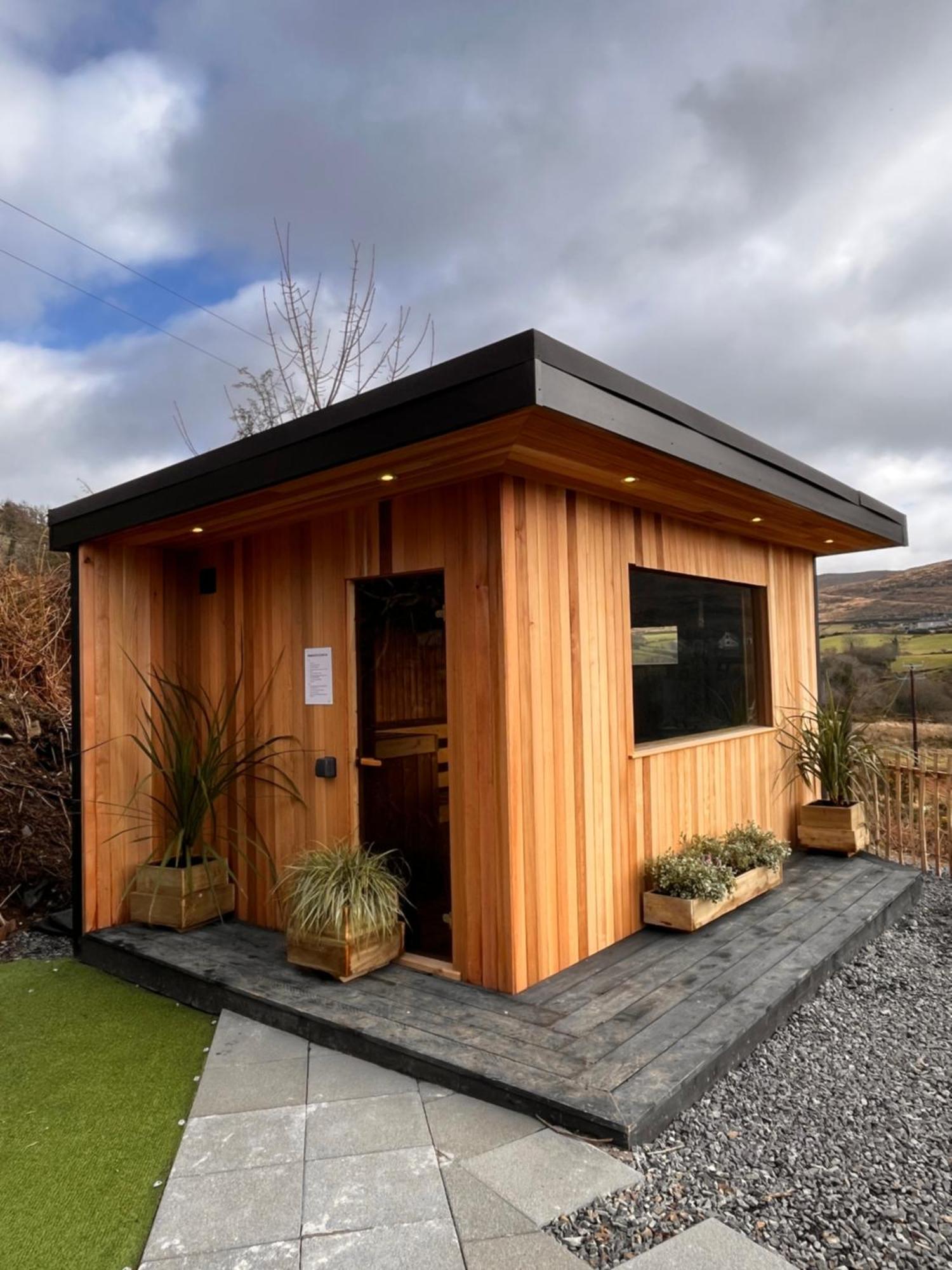 Rostrevor Mountain Lodge - Glamping Pods - Revive Sauna & Hot Tubs Екстериор снимка