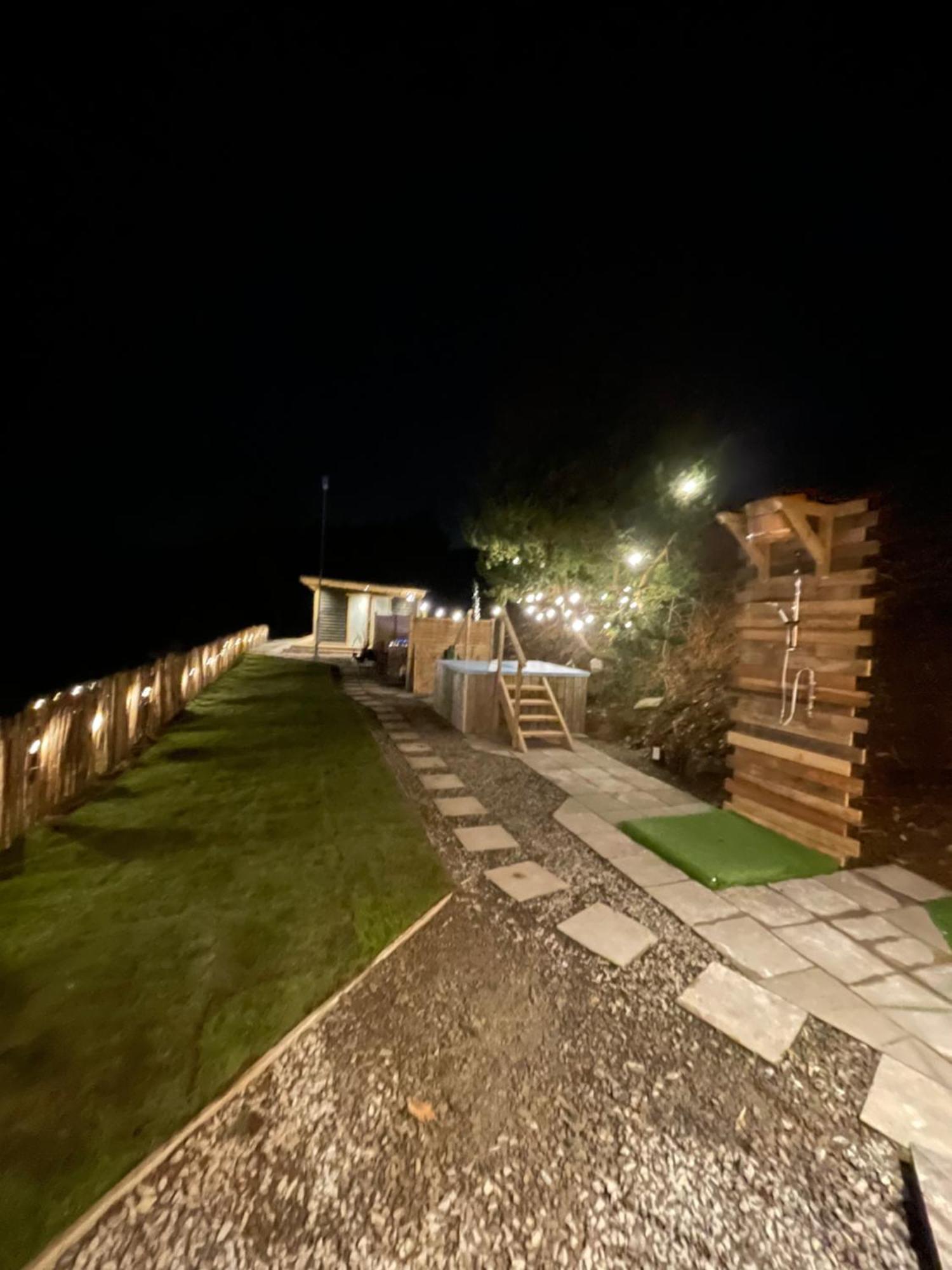 Rostrevor Mountain Lodge - Glamping Pods - Revive Sauna & Hot Tubs Екстериор снимка